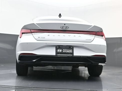 Certified 2022 Hyundai Elantra Limited w/ Cargo Package FWD image 24