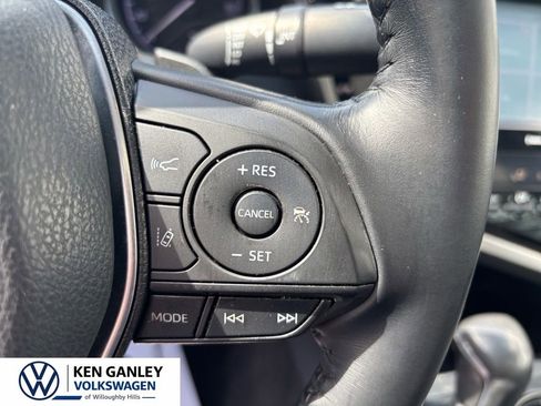 Used 2020 Toyota Camry SE FWD image 21