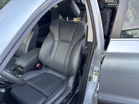 Used 2022 Subaru Ascent Limited w/ Technology Package image 3