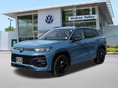 Certified 2025 Volkswagen Tiguan SE R-Line