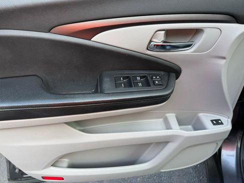 Used 2017 Honda Pilot EX-L image 9