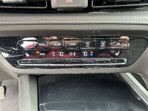 Certified 2022 Buick Envision Preferred FWD image 39
