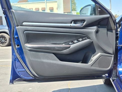 Certified 2024 Nissan Altima 2.5 SR FWD image 12