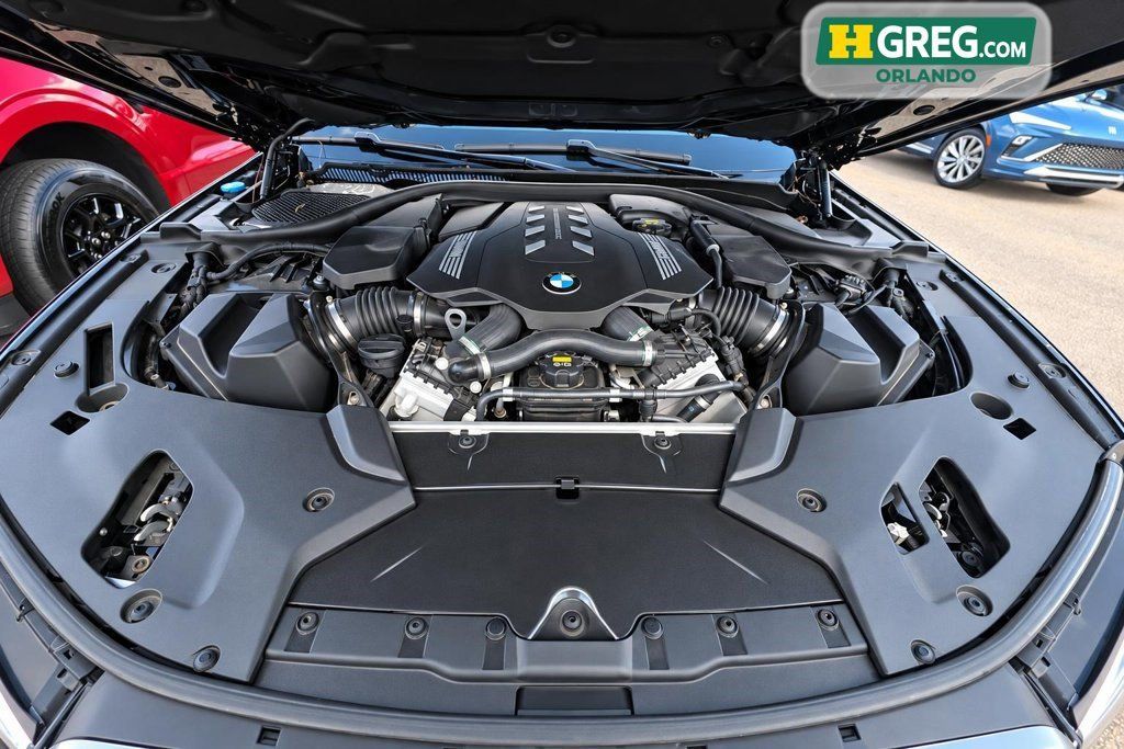 Used 2020 BMW M550i xDrive AWD/4WD image 17