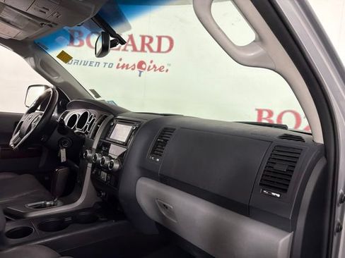Used 2014 Toyota Sequoia Platinum RWD image 17