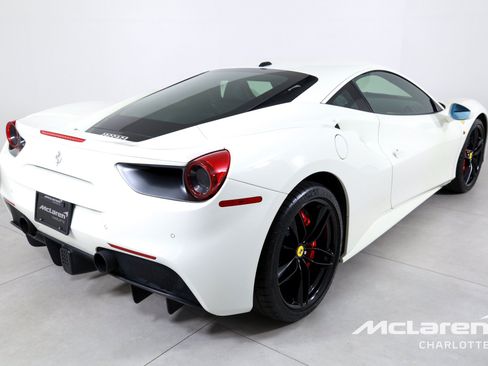 Used 2019 Ferrari 488 GTB RWD image 8