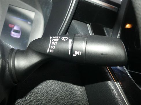 Used 2022 Toyota Corolla LE FWD image 34