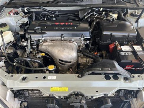 Used 2005 Toyota Camry LE FWD image 19