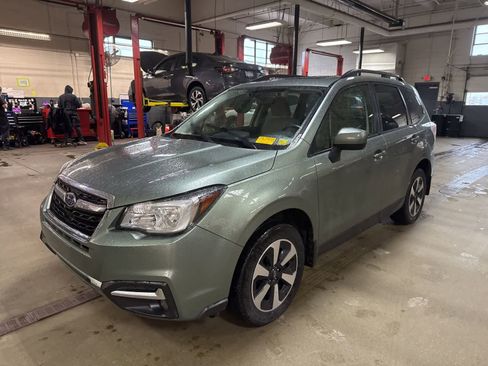 Used 2017 Subaru Forester 2.5i Premium image 1