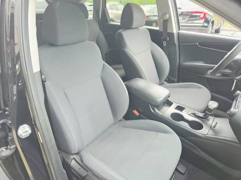 Used 2019 Kia Sorento FWD V6 image 20