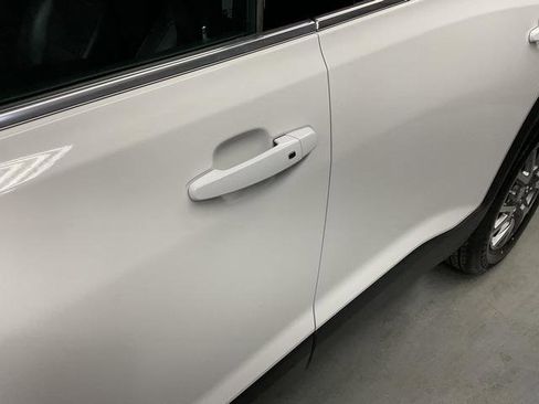 Used 2020 GMC Acadia SLT w/ Driver Alert Package II image 8