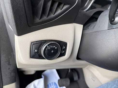 Used 2015 Ford Transit Connect Titanium image 23