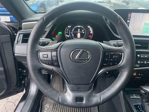 Used 2022 Lexus ES 300h F Sport image 10