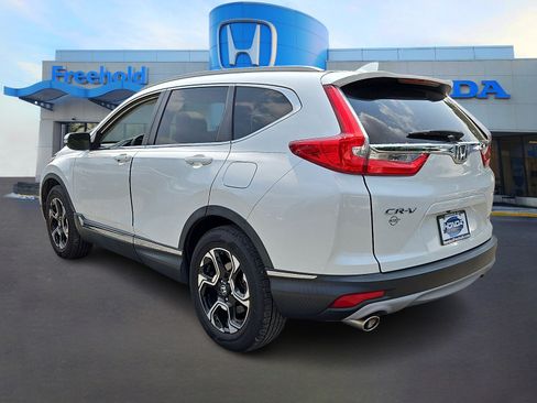 Used 2019 Honda CR-V Touring image 4