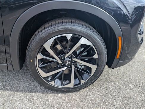 New 2025 Mitsubishi Outlander SE image 10