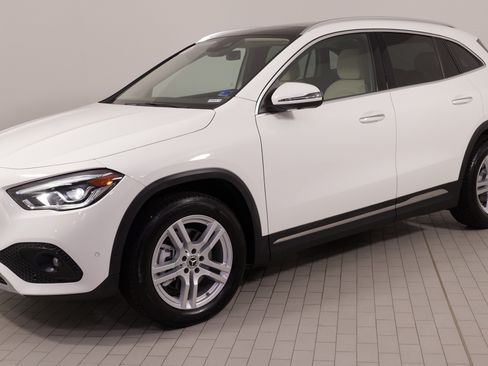 Used 2023 Mercedes-Benz GLA 250 4MATIC image 1