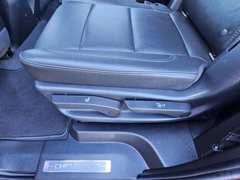 Used 2022 Chevrolet Tahoe Z71 w/ Z71 Off-Road Package image 15