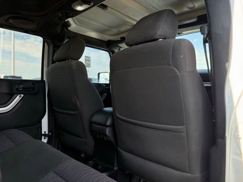 Used 2012 Jeep Wrangler Unlimited Sahara w/ Dual Top Group image 18