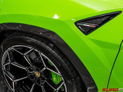 Used 2023 Lamborghini Urus Performante AWD/4WD image 18