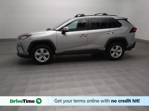 Used 2019 Toyota RAV4 XLE FWD image 1