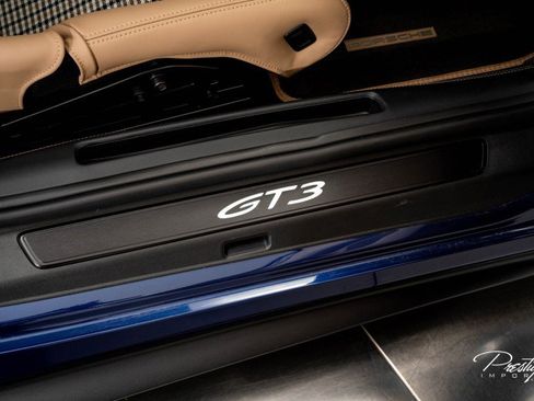 Used 2022 Porsche 911 GT3 image 34