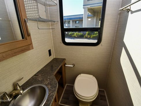 Used 2018 Chevrolet Express 4500 w/ RV Package image 11