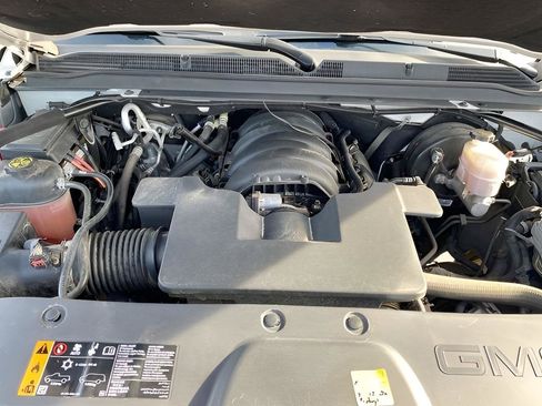 Used 2019 GMC Yukon SLT w/ Premium Edition AWD/4WD image 8