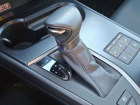 Used 2023 Lexus UX 250h F Sport image 16