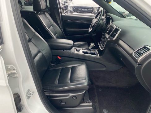 Used 2018 Jeep Grand Cherokee Limited image 28