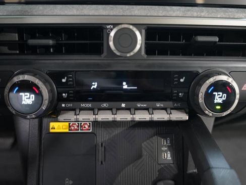 Used 2025 Toyota 4Runner Trailhunter AWD/4WD image 20