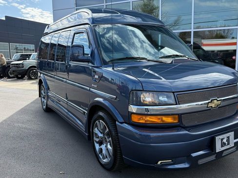 Used 2023 Chevrolet Express 2500 image 9