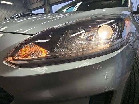 Used 2021 Ford Escape SE FWD image 29