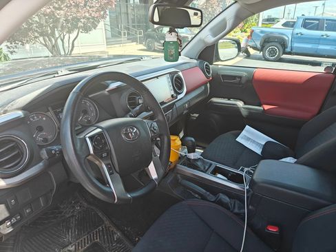 Used 2023 Toyota Tacoma SR5 AWD/4WD image 8