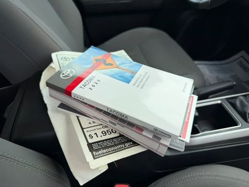 Used 2020 Toyota Tacoma SR5 image 27