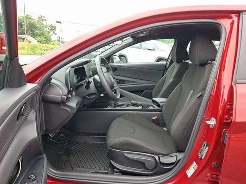 Certified 2025 Hyundai Elantra Sport FWD image 13
