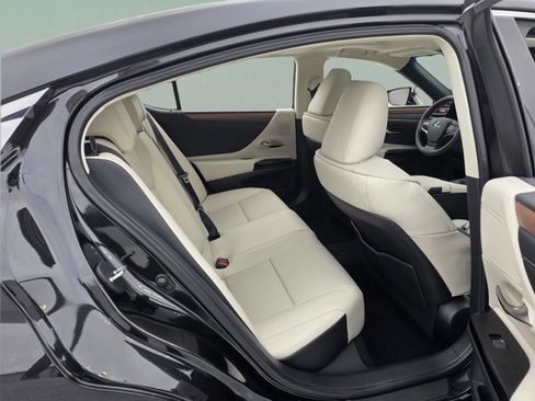 New 2025 Lexus ES 350 w/ Premium Package image 24