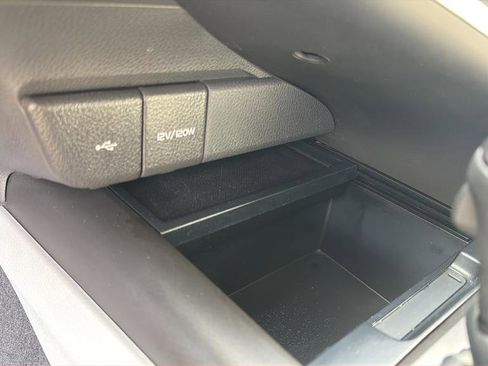 Used 2021 Toyota Camry SE w/ Convenience Package image 24