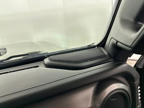 Used 2023 Jeep Wrangler Unlimited w/ Cold Weather Group image 29