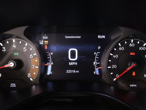 Used 2025 Jeep Compass Latitude AWD/4WD image 4