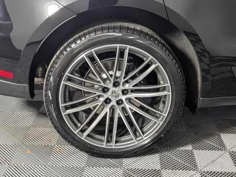 Certified 2026 Porsche Macan AWD/4WD image 13