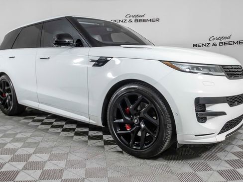 Used 2023 Land Rover Range Rover Sport SE Dynamic AWD/4WD image 3