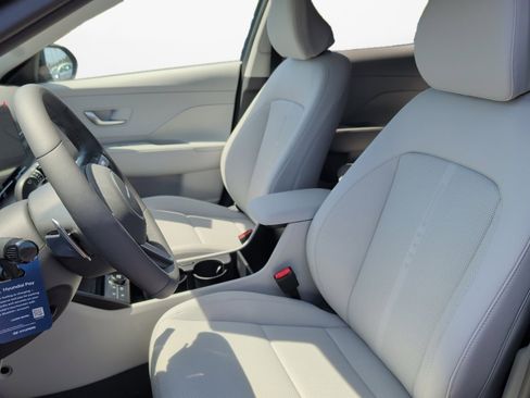 New 2026 Hyundai Kona Limited FWD image 9