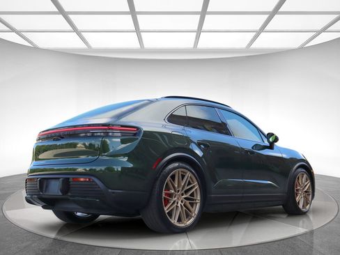 Used 2025 Porsche Macan 4S Electric AWD/4WD image 6