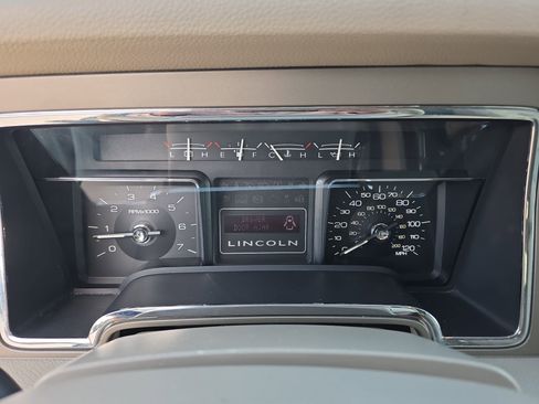 Used 2014 Lincoln Navigator Base image 33