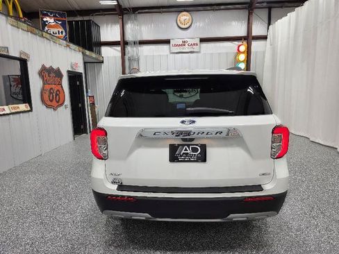 Used 2020 Ford Explorer XLT w/ Equipment Group 202A RWD image 7