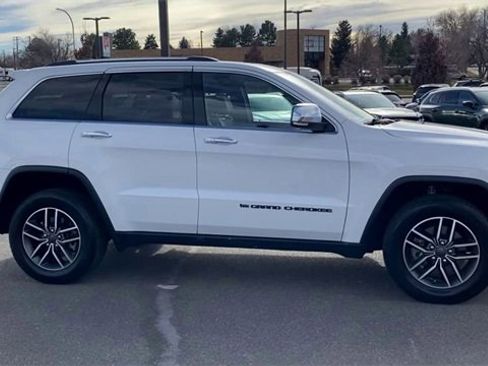 Used 2022 Jeep Grand Cherokee Limited image 9