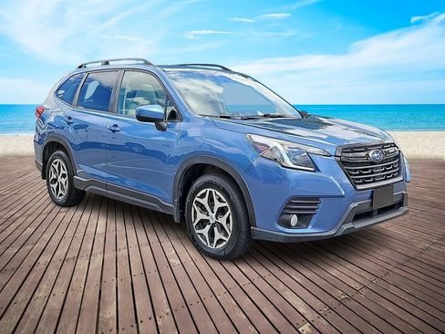 Used 2022 Subaru Forester Premium AWD/4WD image 3