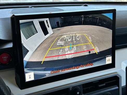 Used 2024 Toyota Tacoma TRD Off-Road image 16