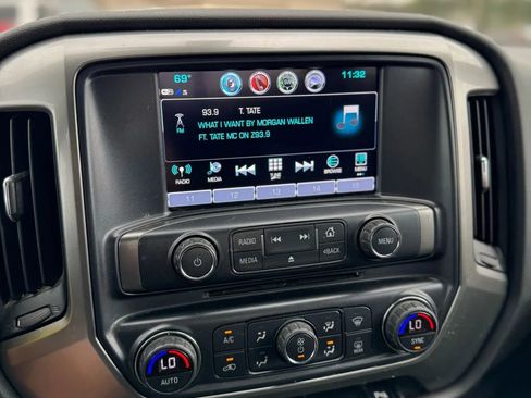 Used 2018 Chevrolet Silverado 1500 LT w/ All Star Edition image 12