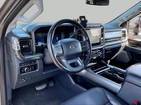 Used 2023 Ford F250 Lariat w/ Lariat Ultimate Package AWD/4WD image 16